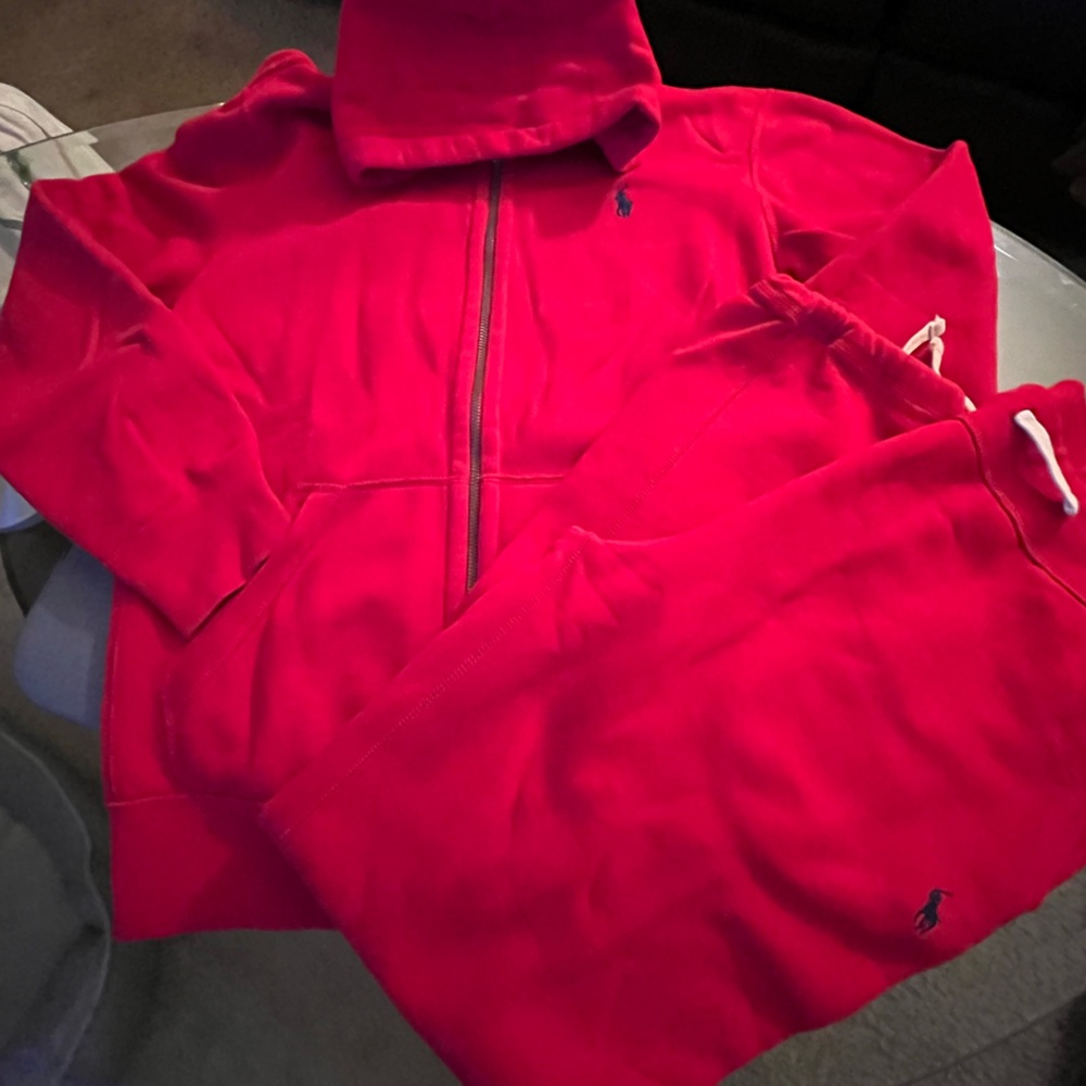 EUC Red athletic fleece bottom size medium